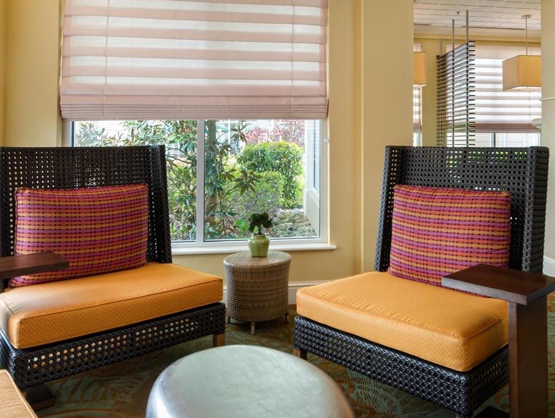 Hilton Garden Inn Newport News Exterior foto